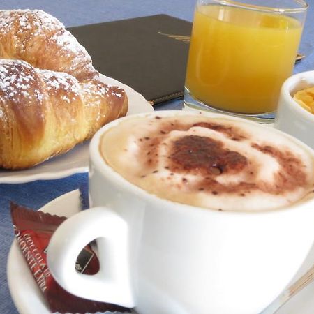 Mamma Sisi Acomodação com café da manhã Lecce Exterior foto